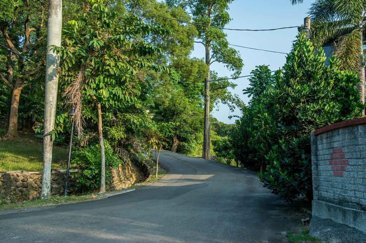 Mountain Homestay 6-8人包棟民宿 Xinhua Exterior photo